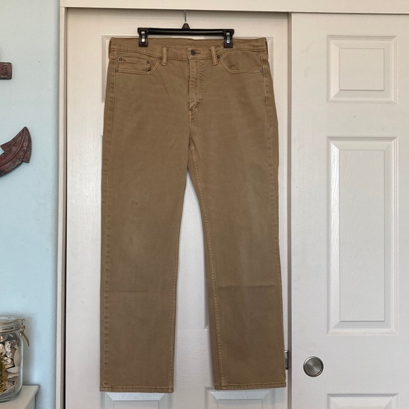 Levi's Other - Levi's 514 Straight Fit Men's Jeans (38x32)